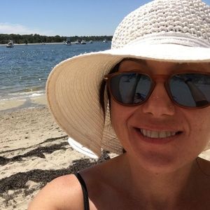 Meet your Posher, Joy